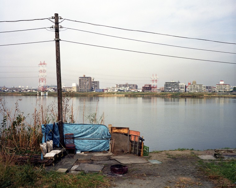 © Bertrand Desprez / Agence VU
Japon, 1999
La Bâche Bleue
Kawazaki